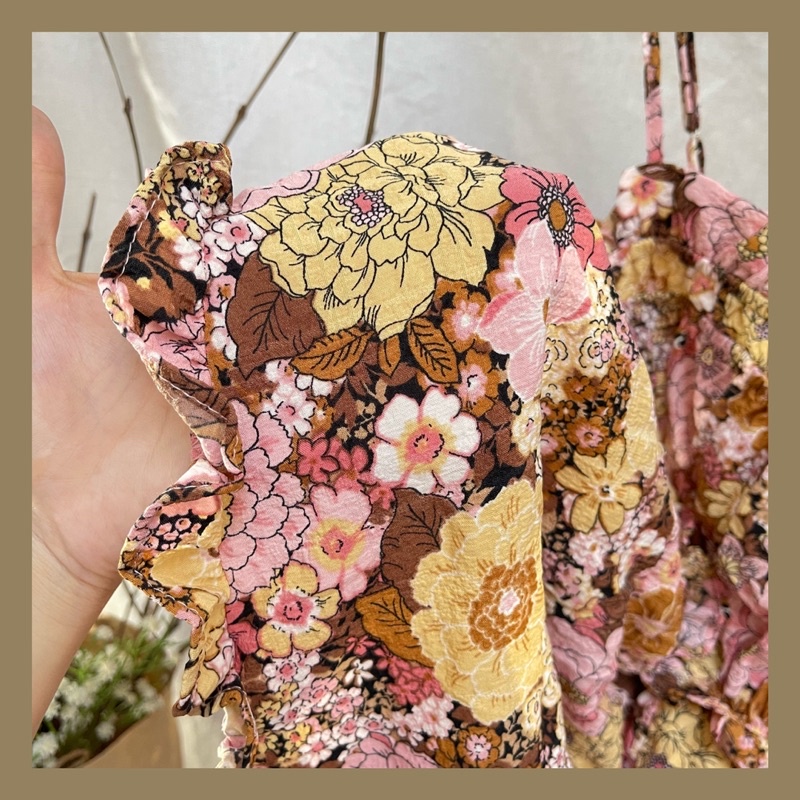 Jumpsuit Hoa Viền Bèo Kèm Túi F21