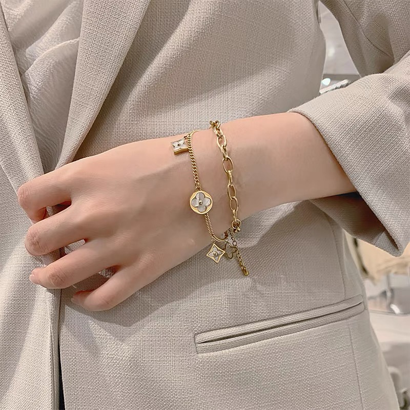 Vòng Tay Hai Lớp Bằng Thép Không Gỉ Mạ Vàng 18K Màu Sắc