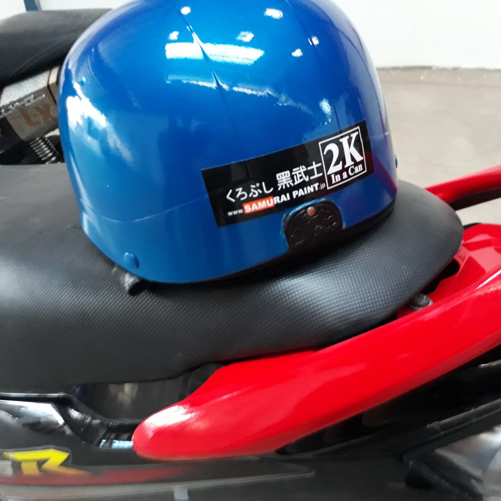 Sơn Samurai màu xanh dương candy Y139 chính hãng, sơn xịt phủ dàn áo xe máy chịu nhiệt, chống nứt nẻ, kháng xăng