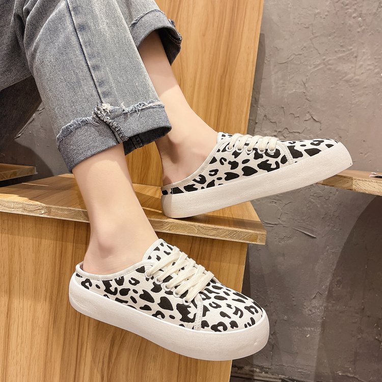 Fashionable Round Lace slip on canvas Slippers for Women