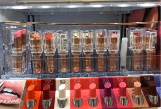 Son môi  L’Oreal vỏ trong