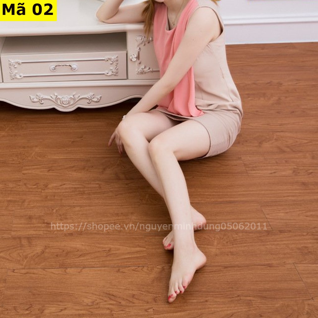Miếng lót sàn giả gỗ loại 1 có sẵn keo dán Vân sần, độ dày đủ 2mm