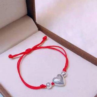 Vòng tay chỉ đỏ tim bạc ( khắc tên miễn phí )