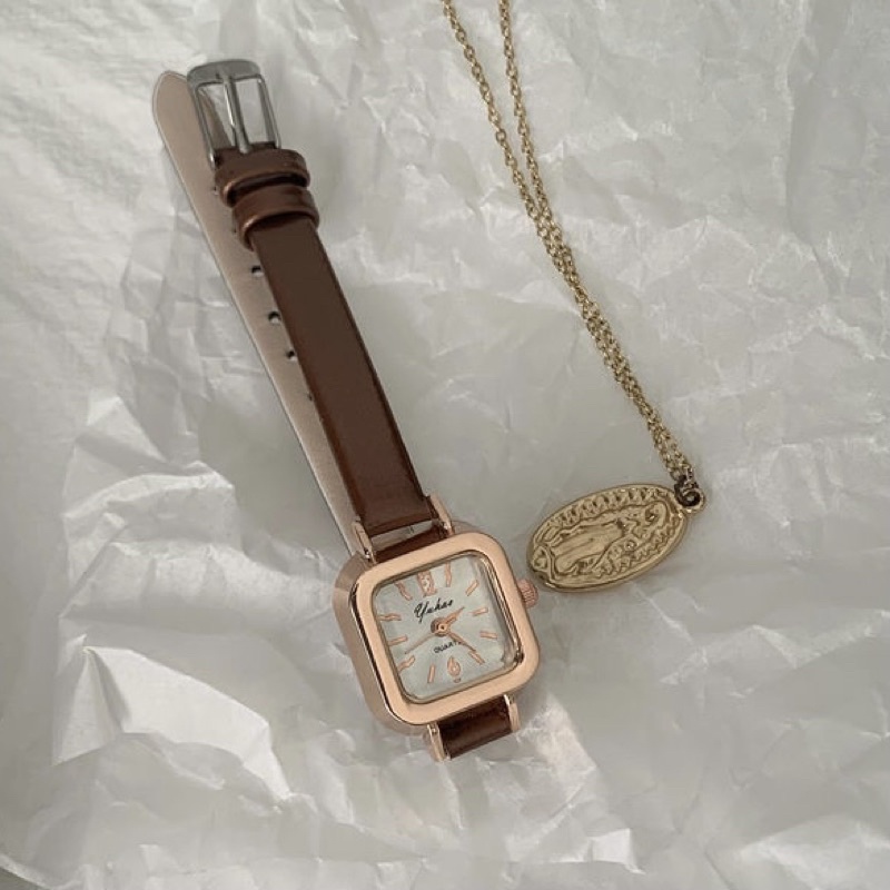 Đồng hồ nữ Yuhao mặt vuông nhỏ vintage dây da bóng sang trọng | BigBuy360 - bigbuy360.vn