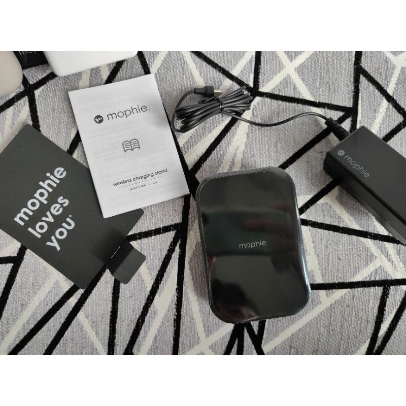 Sạc không dây Mophie 7.5W stand đế đứng chuẩn Qi cho iPhone Airpod Samsung Android