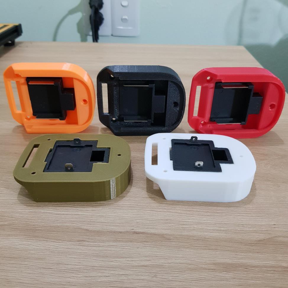 Đế gài dùng pin Makita kèm chân tiếp điểm cho nhiều máy khác