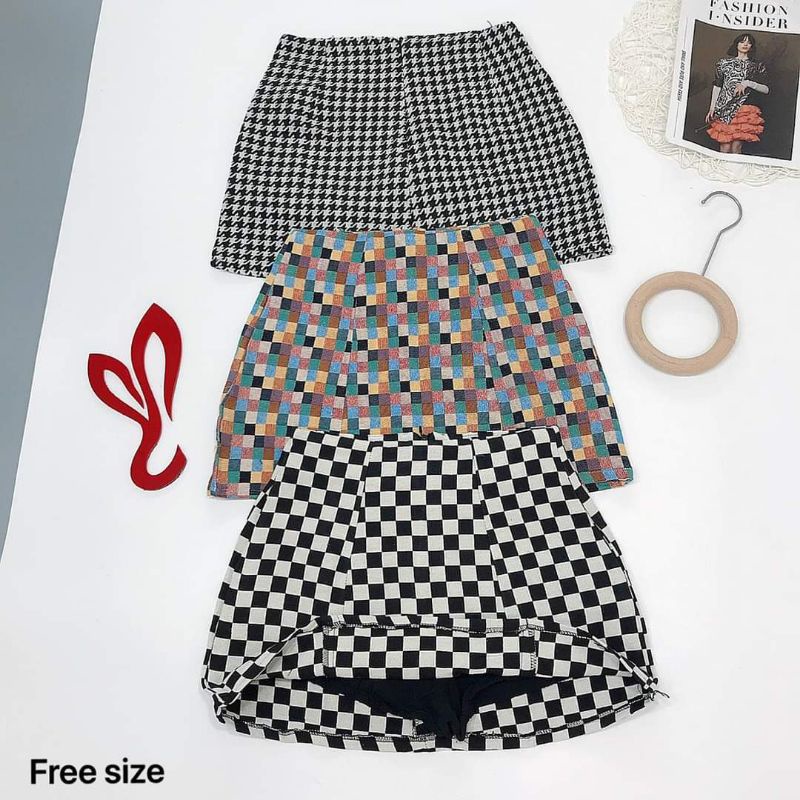 Có size S,M_ Chân váy form A họa tiết.