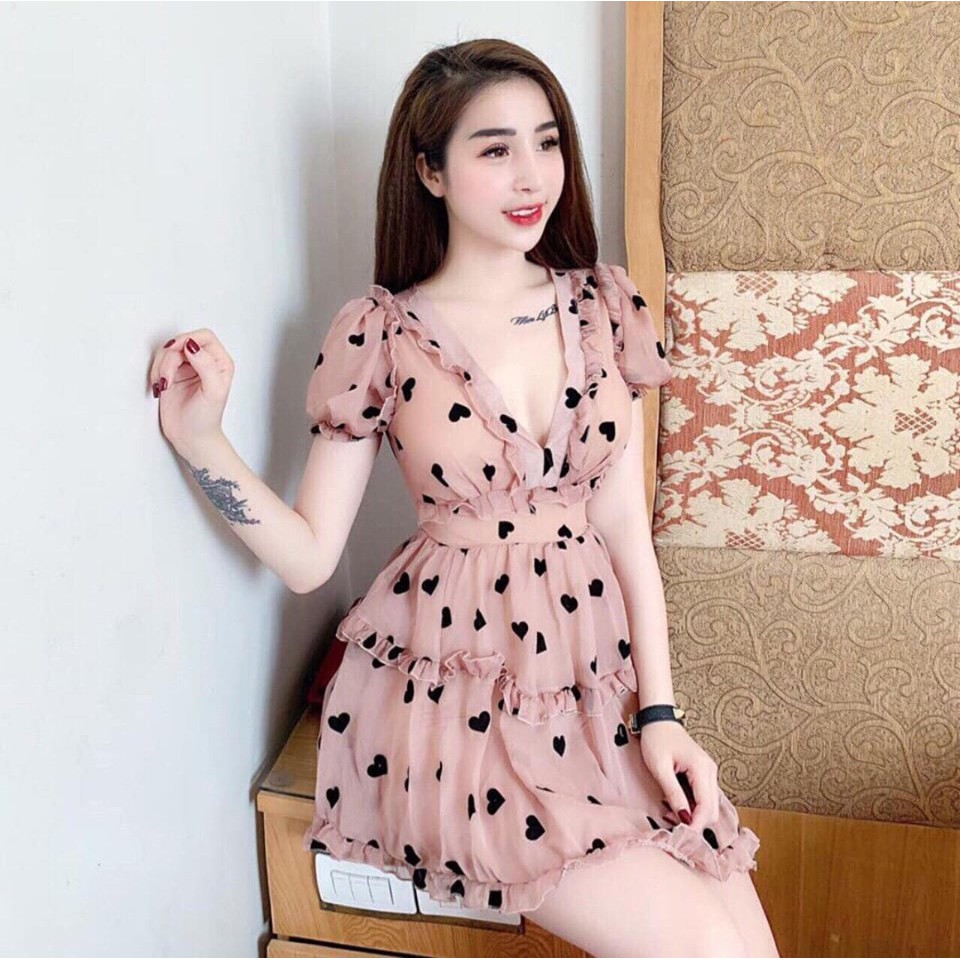 Đầm Dự Tiệc Nhún Bèo Cổ Tim Tay Bo Chân Váy Tầng | BigBuy360 - bigbuy360.vn