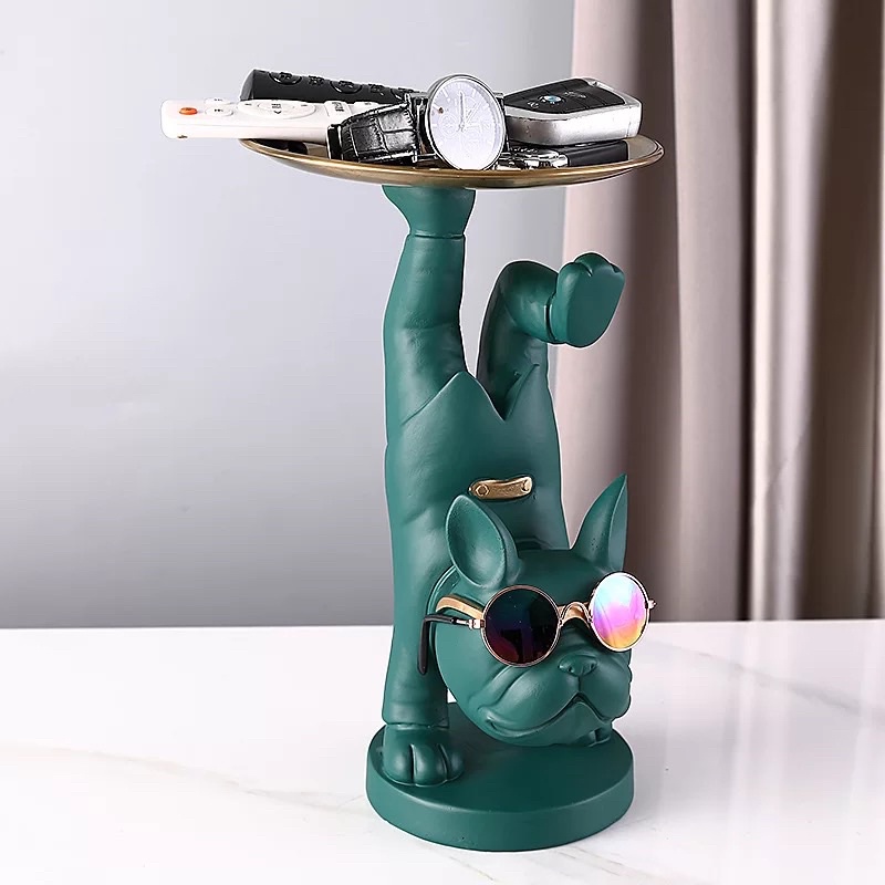 Chú Chó Decor Cầm Đĩa Bằng Chân Độc Đáo