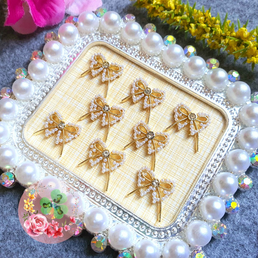 Mã CR236 . Charm kim loại đính đá trang trí móng siêu xinh.