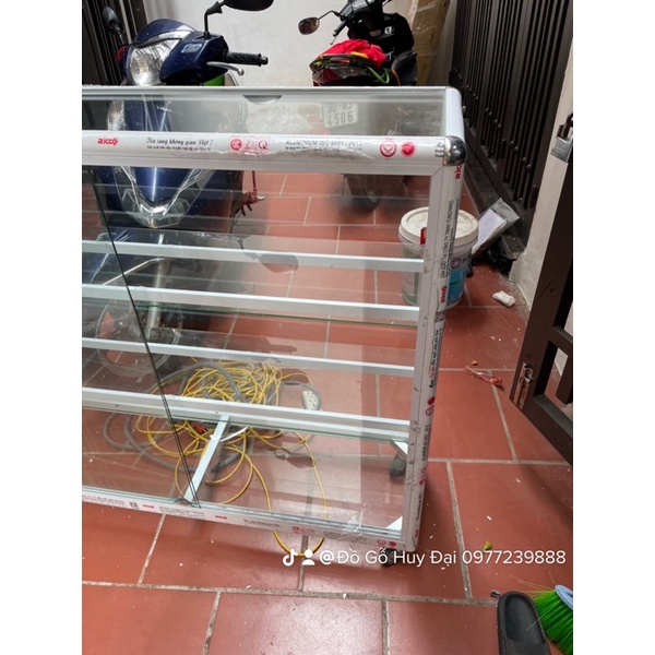 Cho thuê tủ kính