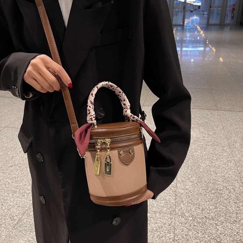 Túi đeo chéo JASMIN NOIR vải canvas trang trí hoa xinh xắn thời trang cho nữ