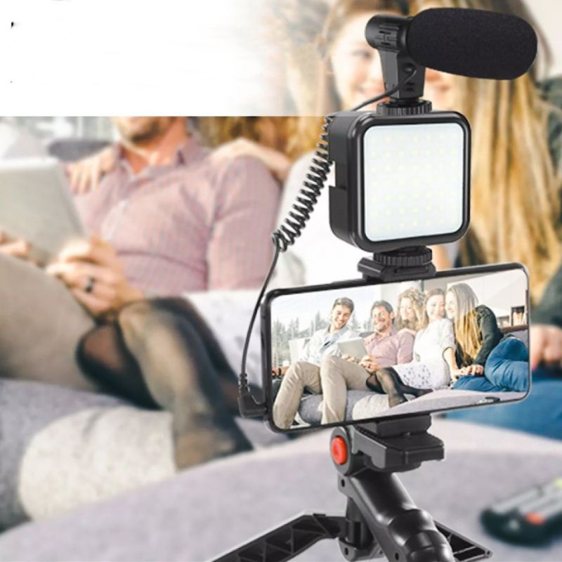 Giá Đỡ Điện Thoại Cầm Tay Có Đèn Và Mic Thu Âm- Quay Vlog,Video,Chụp Ảnh.