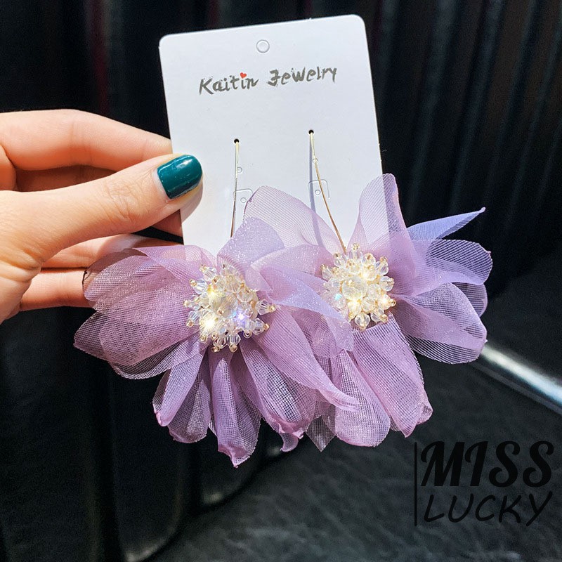 Khuyên tai nữ kiểu dáng thời trang phong cách Hàn Quốc