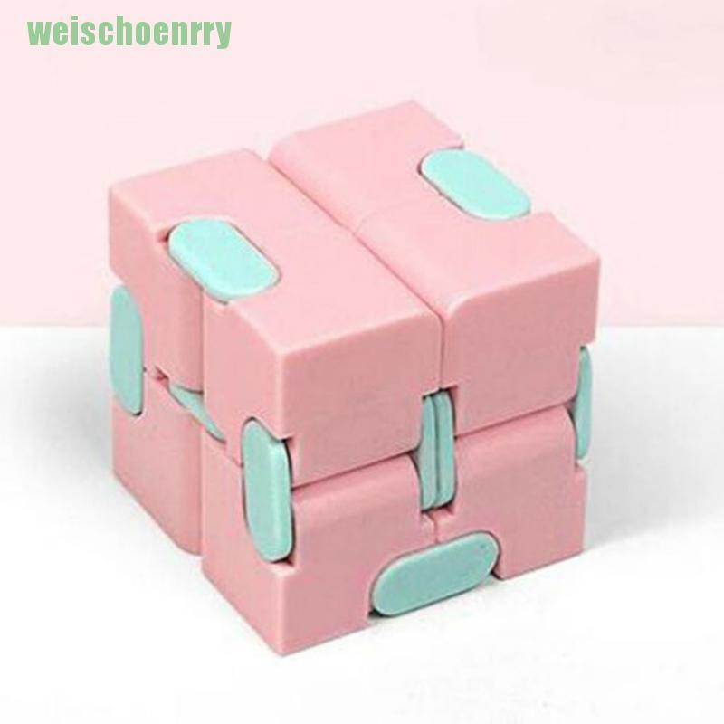 ■1 Khối Rubik Đồ Chơi Giảm Căng Thẳng