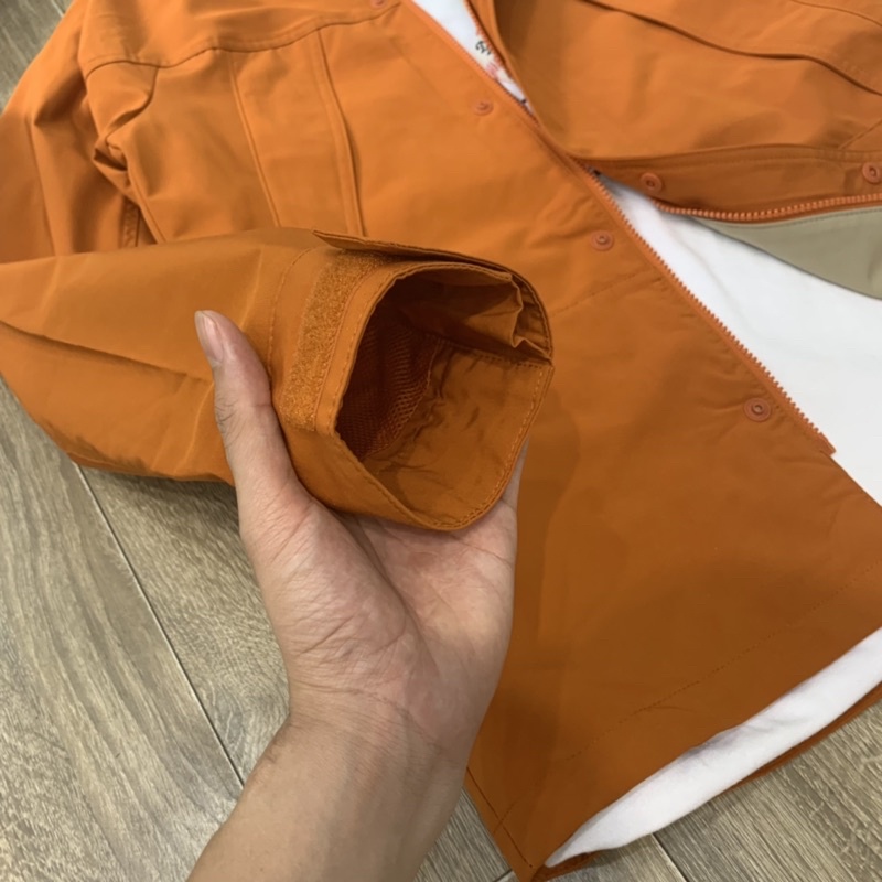 Áo khoác gió U.Q Jacket