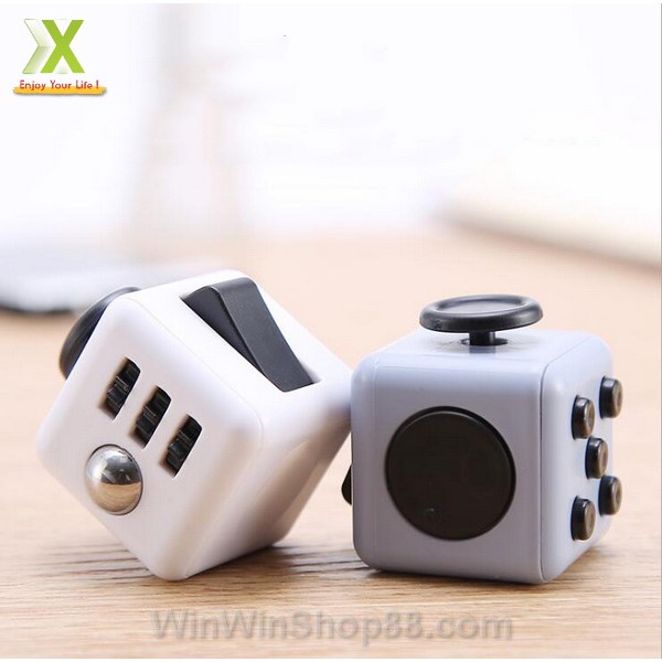 Fidget Cube khối vuông thần kì giảm stress - Winz.vn