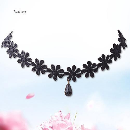 Vòng cổ choker ren hoa đính đá cổ điển