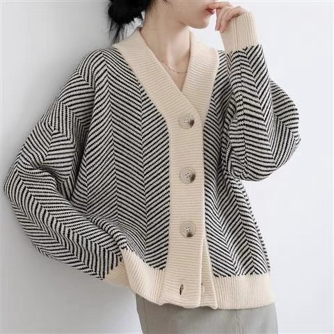MS440 Áo khoác cardigan len kẻ zigzag