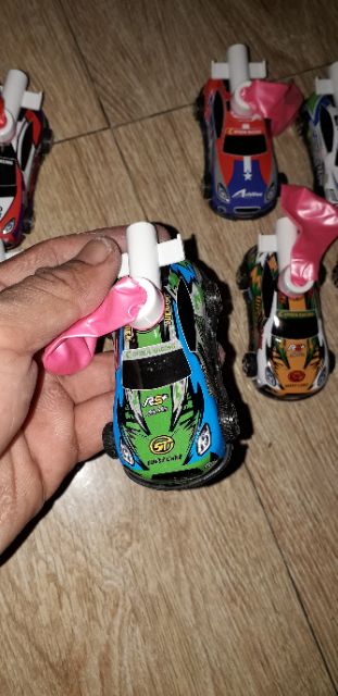 Hàng hot_Một chiếc xe bằng nhựa chạy bằng hơi rất đẹp