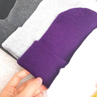 Mũ len beanie nhiều màu.