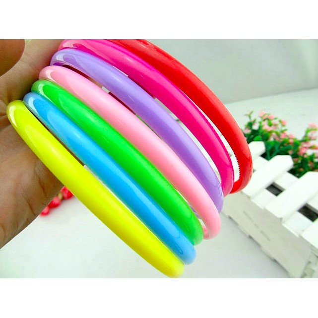 Combo 10 cây cài tóc thời trang. Đủ màu ngẫu nhiên không chọn màu. Bản rộng 0.8cm. Giá 50k/10 cây