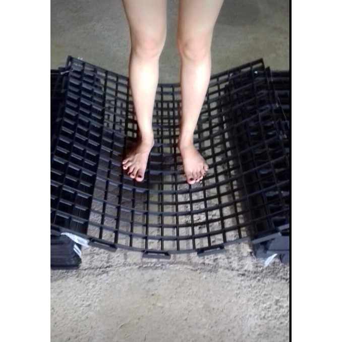 Sàn nhựa đen 95*95 cm lót sàn, làm giá đỡ kê lan