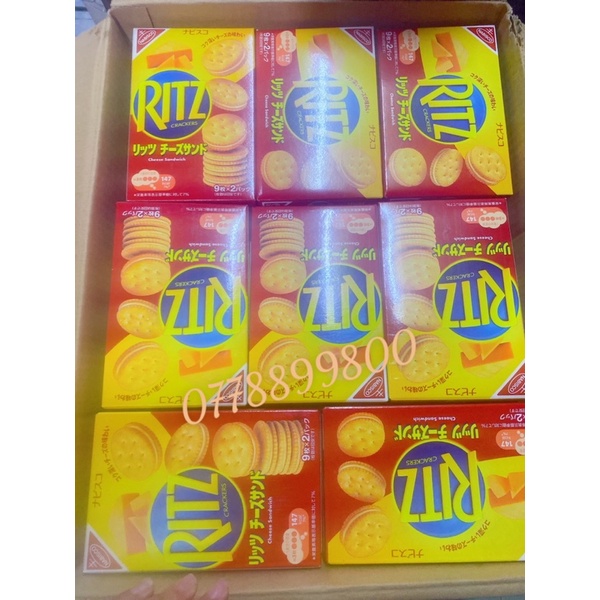 Bánh Ritz Crackers Cheese Sandwich kẹp Phomai hộp 160gr