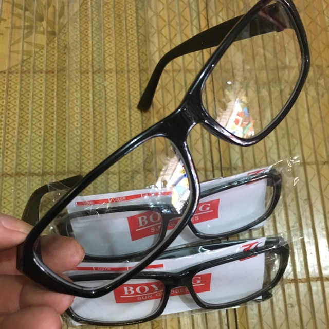 Kính mắt trắng vuông ( gọng đen) | BigBuy360 - bigbuy360.vn