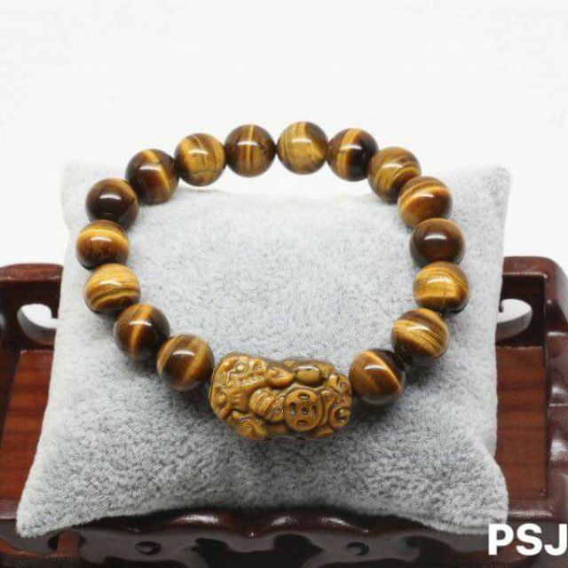 Mặt tỳ hưu mắt hổ làm mặt hoặc vòng tay