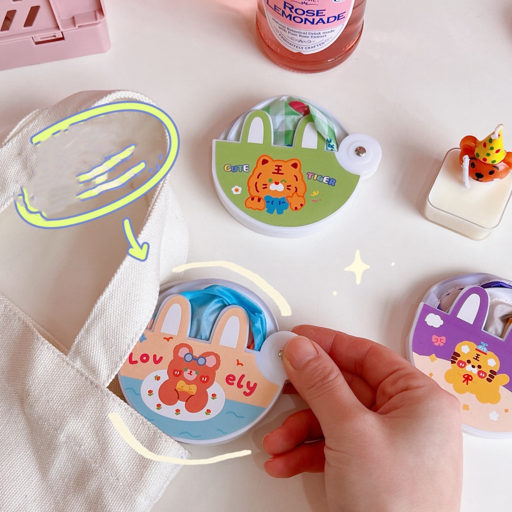 Quạt gió cầm tay mini gấp gọn hoạt hình dễ thương OT04