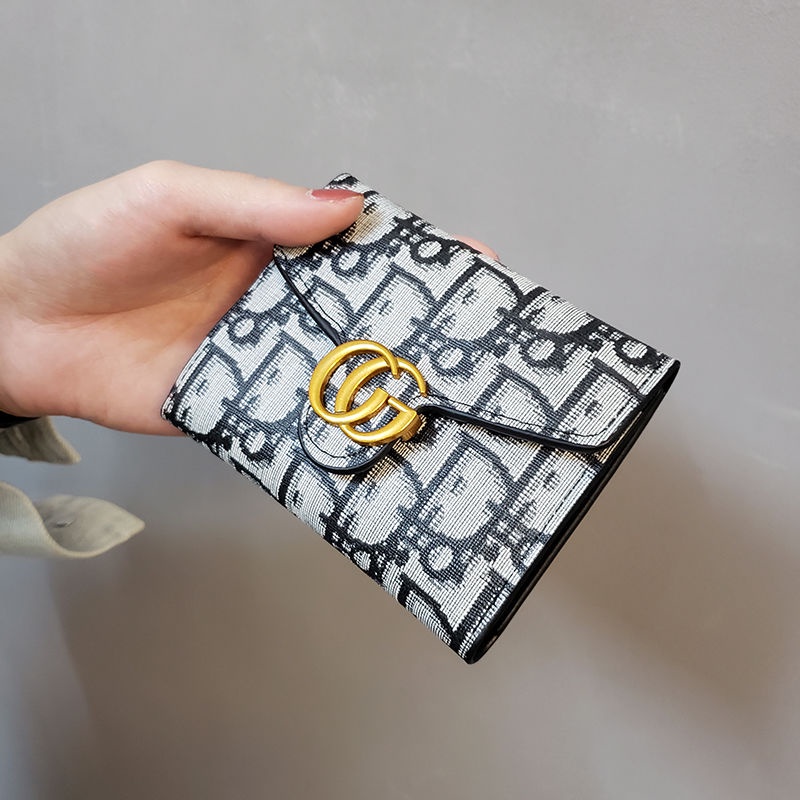 Ví gấp đựng thẻ ngắn nhỏ có nút bấm in họa tiết bàn cờ