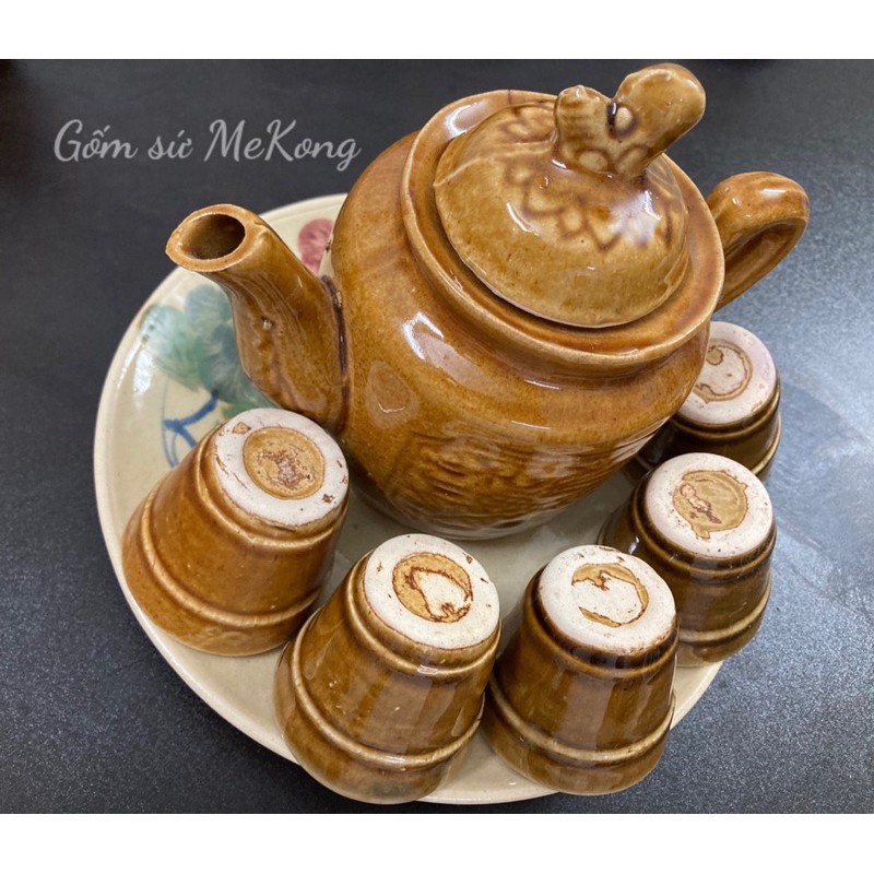 Bộ bình trà xưa (bình, tách và dĩa) kiểu cổ điển