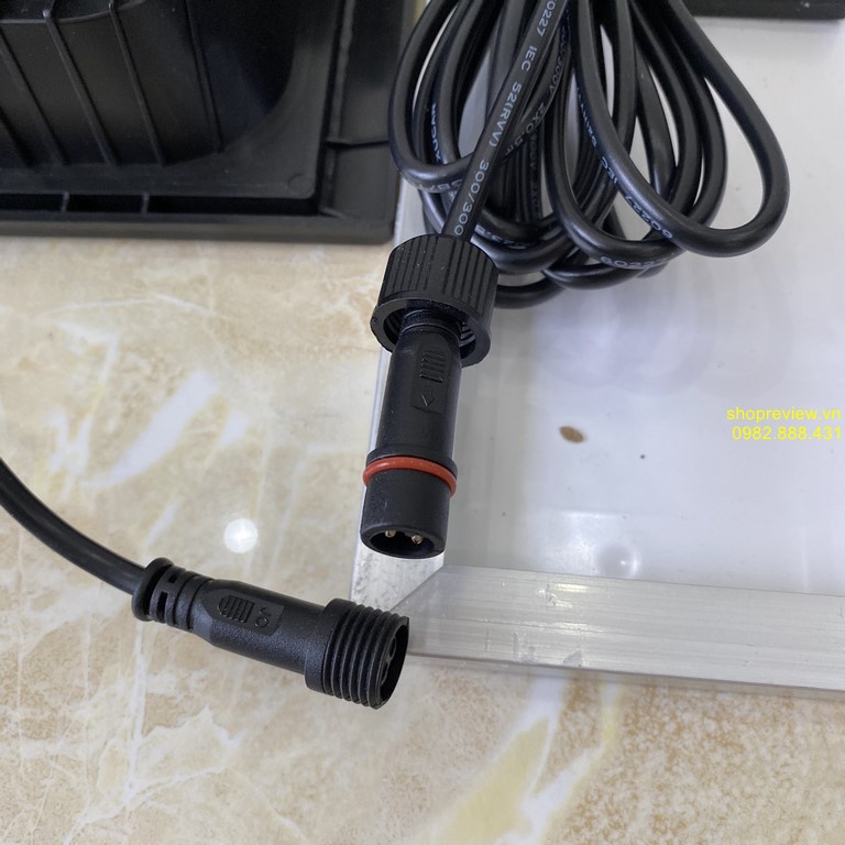 Đèn pha năng lượng mặt trời 300w cao cấp siêu sáng siêu bền, chống nước chống bụi