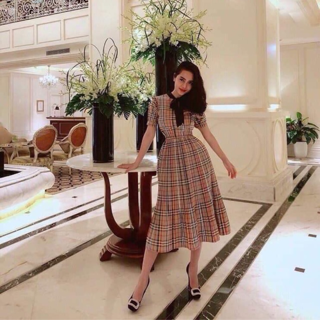 Váy cổ nơ xinh
