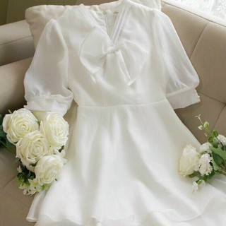 Đầm babydoll nơ. Đầm trắng tinh khôi