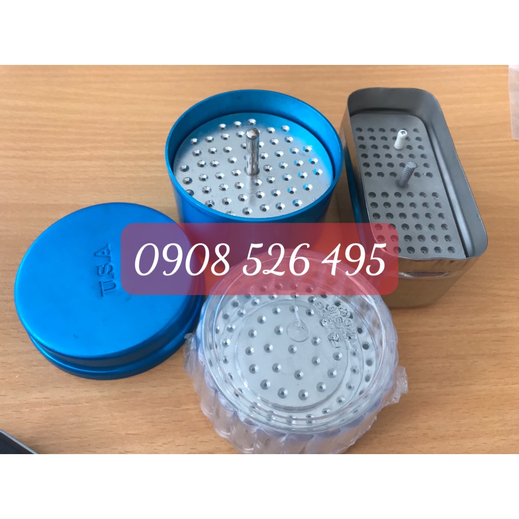 Hộp đựng mũi khoan xanh, trắng