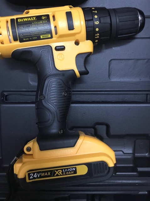 Máy khoan DEWALT 24v có búa