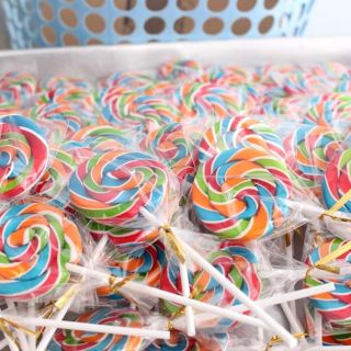 50 cây kẹo mút lollipop ( hsd 2 tháng )