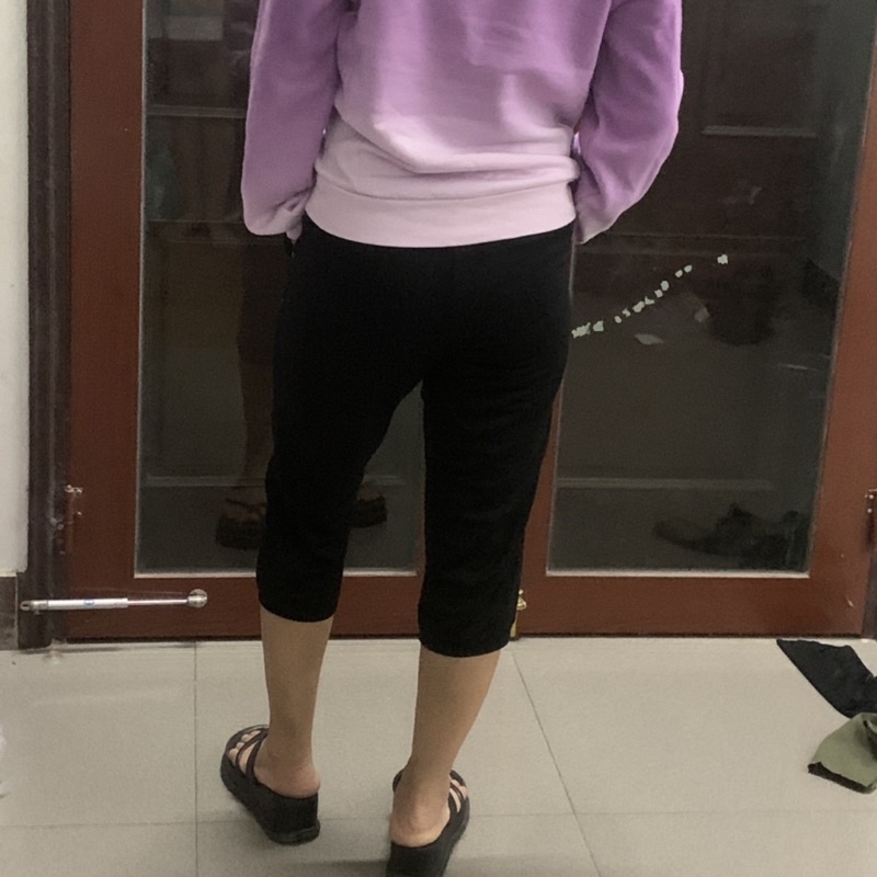 Quần thể thao dáng lửng nữ, hàng dư