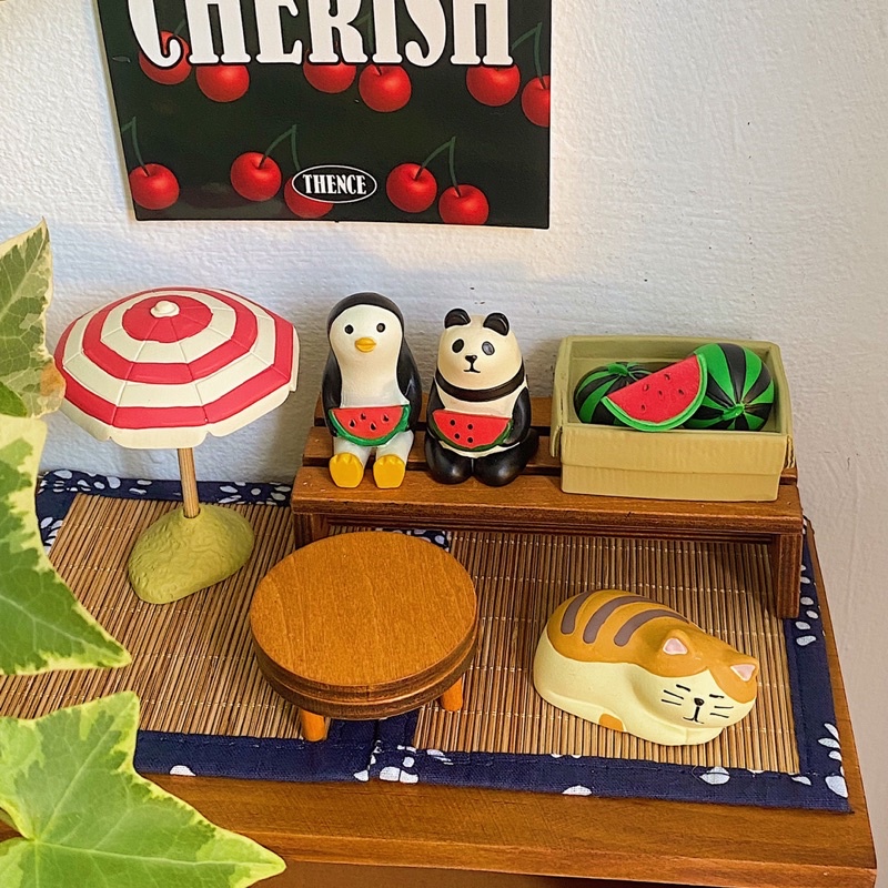 Mô hình mèo chủ đề dưới tán cây mùa hè dưa hấu