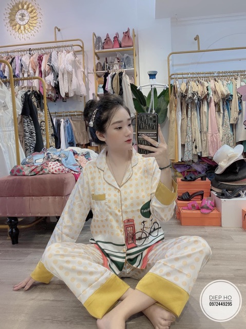 Bộ ngủ lụa satin họa tiết GG cao cấp mẫu hot | BigBuy360 - bigbuy360.vn