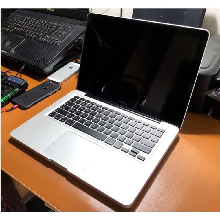 Macbook Pro Vỏ Nhôm 2010 8Gb Ram / SSD 128Gb / Logo+phím led Cực Đẹp Sang Chảnh