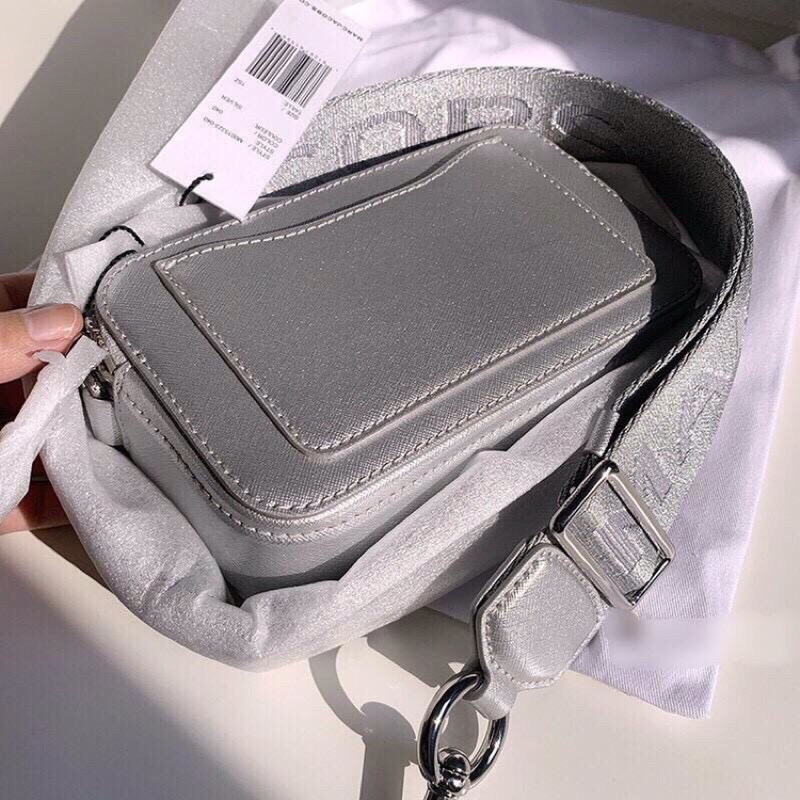 Túi đeo chéo màu silver