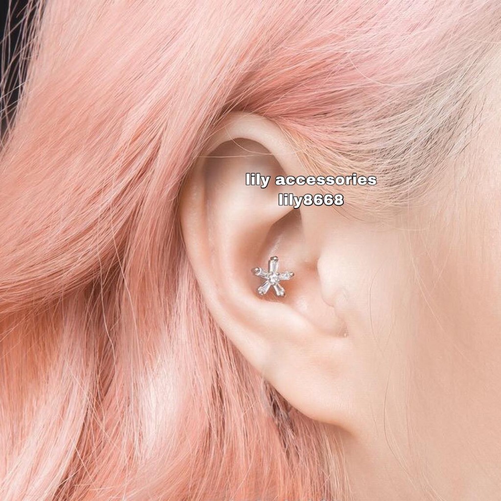 khuyên tai bông tai titan hoa đá không gỉ không đen không dị ứng