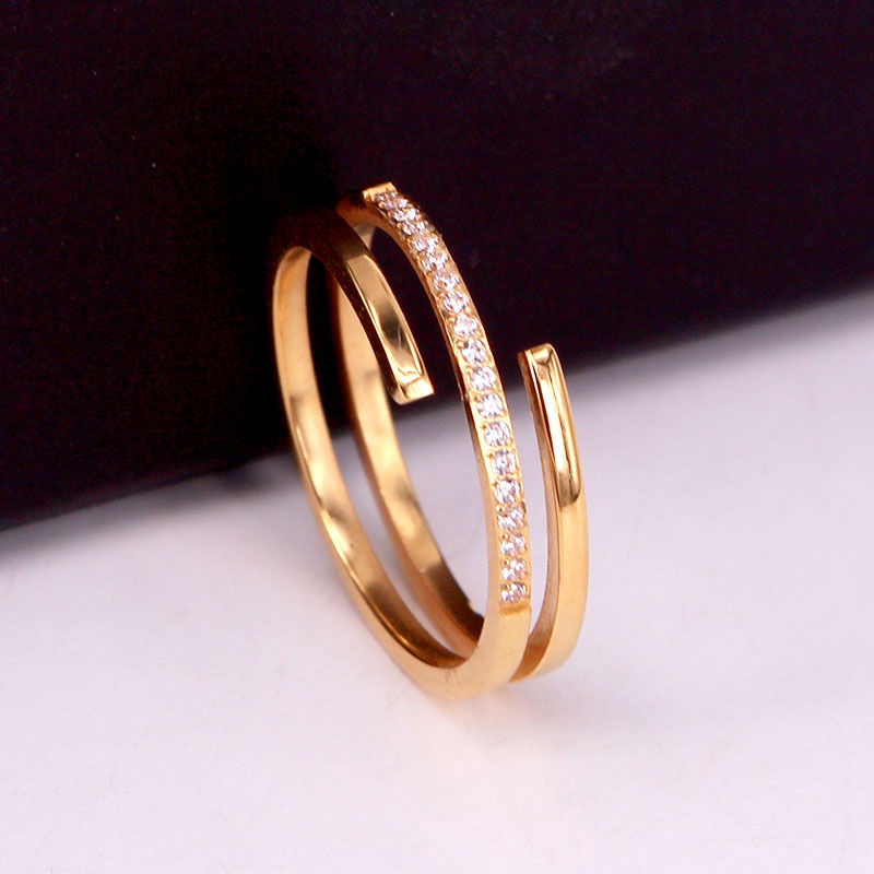 [FreeShip] Nhẫn nữ titan 3 lớp chéo đính đá J6-106 - CAM KẾT KHÔNG BAY MÀU