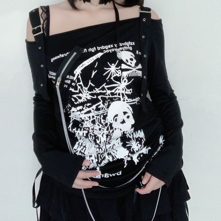 Áo Thun Trễ Vai Dáng Rộng In Hoa Phối Dây Rút Phong Cách Gothic