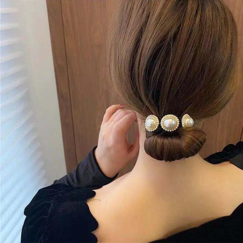 Kẹp tóc hình vỏ sò đính ngọc trai siêu nữ tính