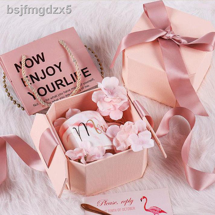 Hộp đóng gói trong gió quà sinh nhật rỗng màu đỏ bất ngờ cô gái trái tim Tanabata Món ngày lễ tình nhân