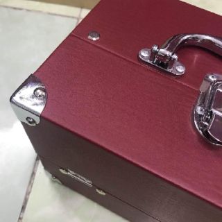 Hộp đựng đồ trang điểm cá nhân